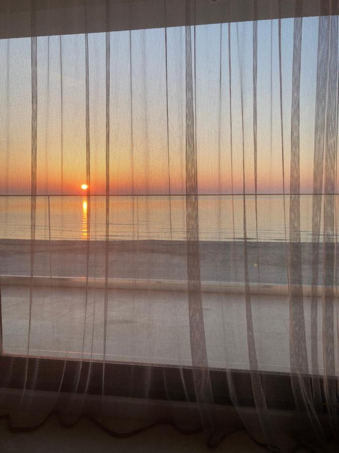 Apartament Sarah Morningstar Năvodari Zewnętrze zdjęcie